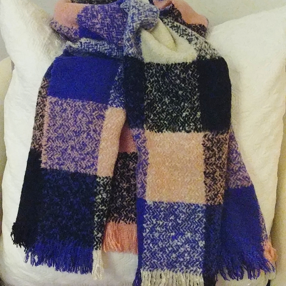 🎉2/$16 NWT True North Plaid Cozy Scarf